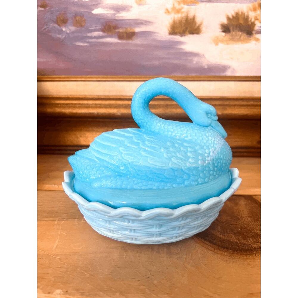 Vintage Westmoreland Blue Milk Glass Raised Wing Swan Covered Dish - Picture 5 of 5